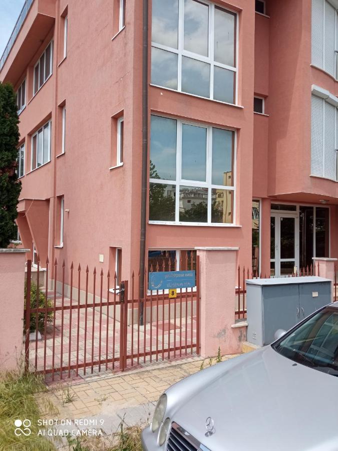 Студио Lozenets Luaran gambar